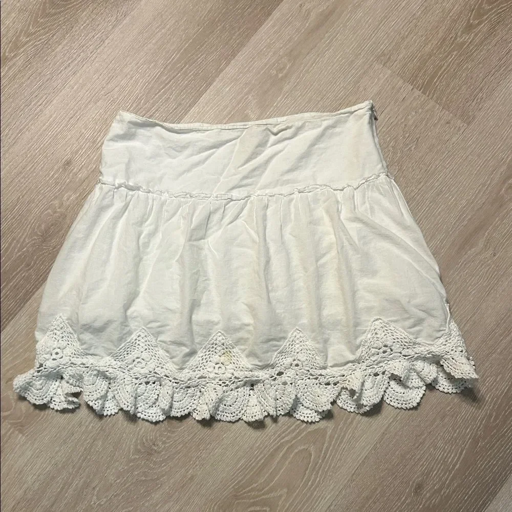 Vintage Old Navy White Crochet Hem Mini Skirt